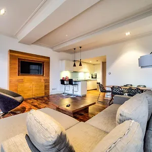 Sumptuous 2br Next To Castle! , Edinburgh United Kingdom